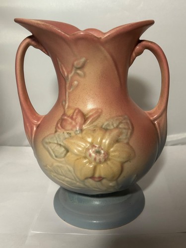 Hull Magnolia 3- 8 1/2 Vase - Picture 2 of 10
