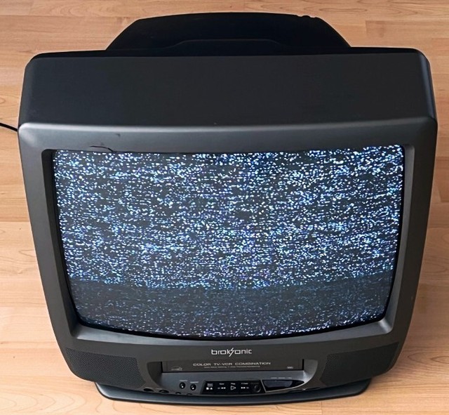 Broksonic CTSGT-9369CTTC 19" CRT TV/VCR with Remote Local Pickup Broksonic CTSGT-9369CTTC 19" CRT TV/VCR with Remote Local Pickup