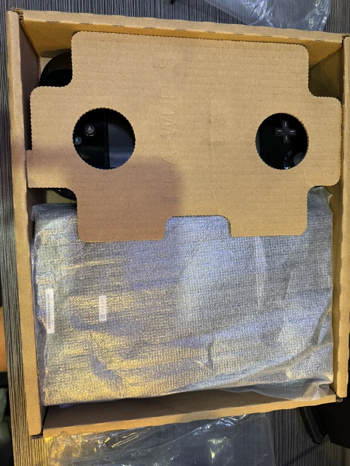 Nintendo Wii U Mario Kart 8 Deluxe 32GB CIB with Games - Very Good - READ DESC - - Image 4 of 4