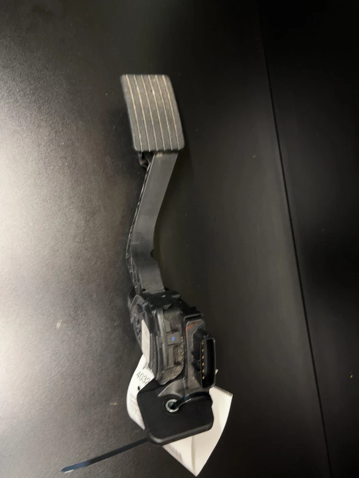 Conjunto de 20 pedales MITSUBISHI MIRAGE Foto 4 de 4