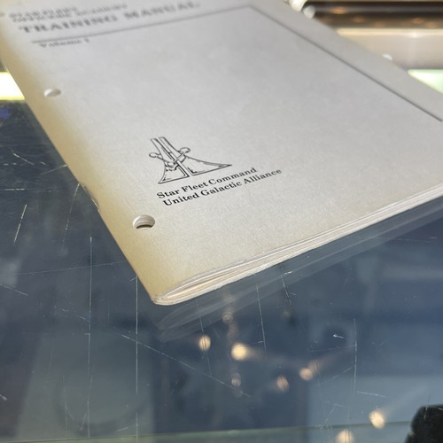 Star Fleet One United Galactic Alliance Officer's Manual Vol. One By Interstel - Bild 9 von 14