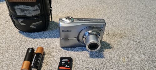 Kodak Digital Camera EasyShare C813 8.0MP Silver Tested 8 GB SD CARD - Picture 2 of 6