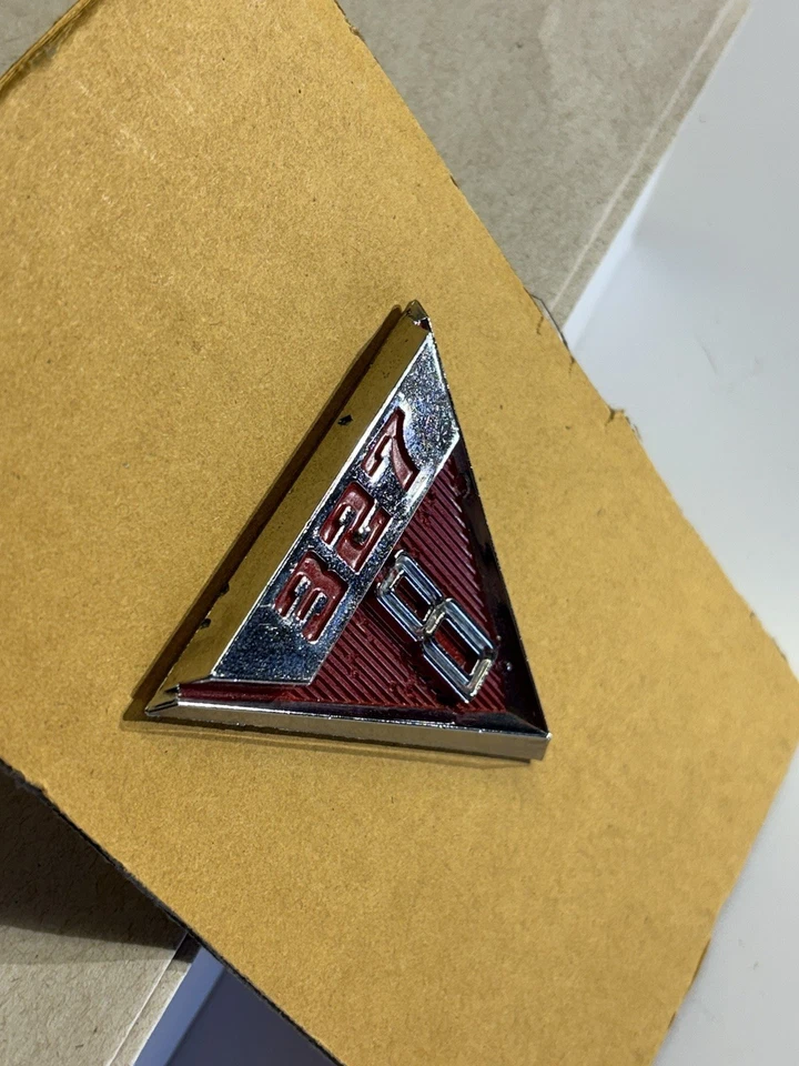 Pontiac canadiense 1968-69, Beaumont, emblema de guardabarros Acadian 327, 3405389 Foto 3 de 4