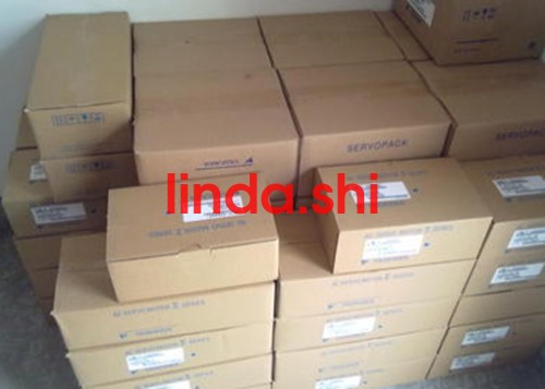 1PC Brand New Servo motor SGME-04AF12 ORIGINAL Fast delivery #W5 - Bild 1 von 4