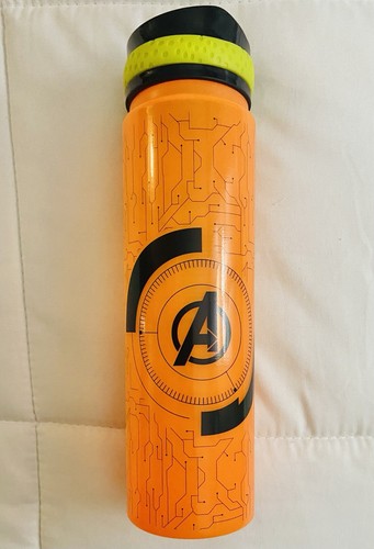 Botella de agua incorporada en pajita del campus de los Avengers de los parques de Disney Marvel Comics nueva 27 oz - Imagen 2 de 6