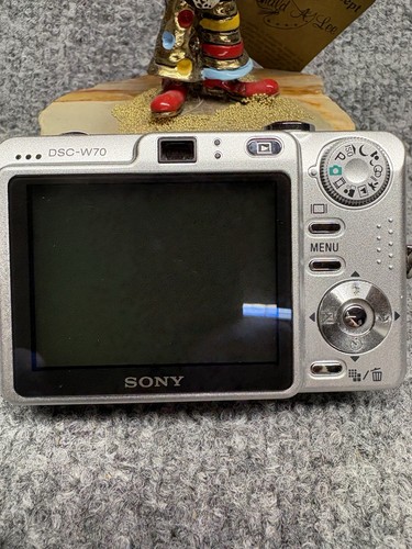 Sony Cyber-shot DSC-W70 7.2MP 3x Optical Vintage Digital Camera - TESTED - Picture 2 of 9