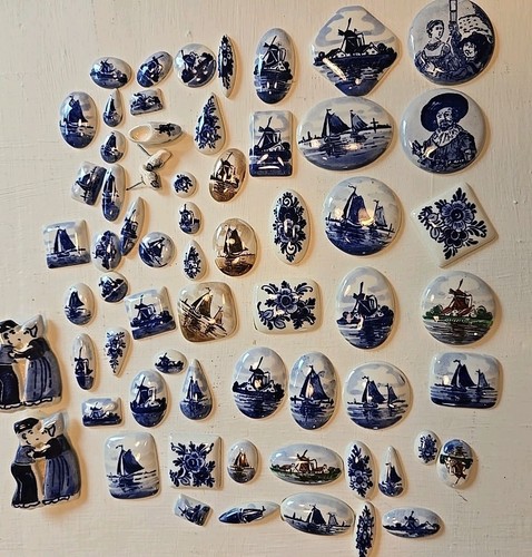Delft Jewelry Making Brooch Pin Earring Clip  65 Pieces Blue White - Picture 7 of 10