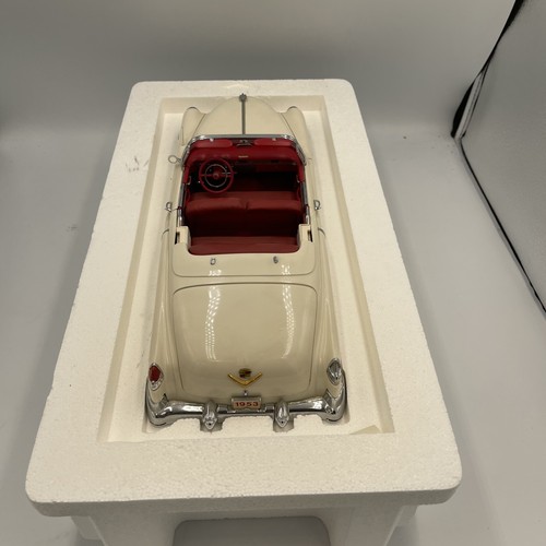 Danbury Mint 1:16 White 1953 Cadillac Eldorado Convertible Die Cast With Papers - Picture 3 of 7