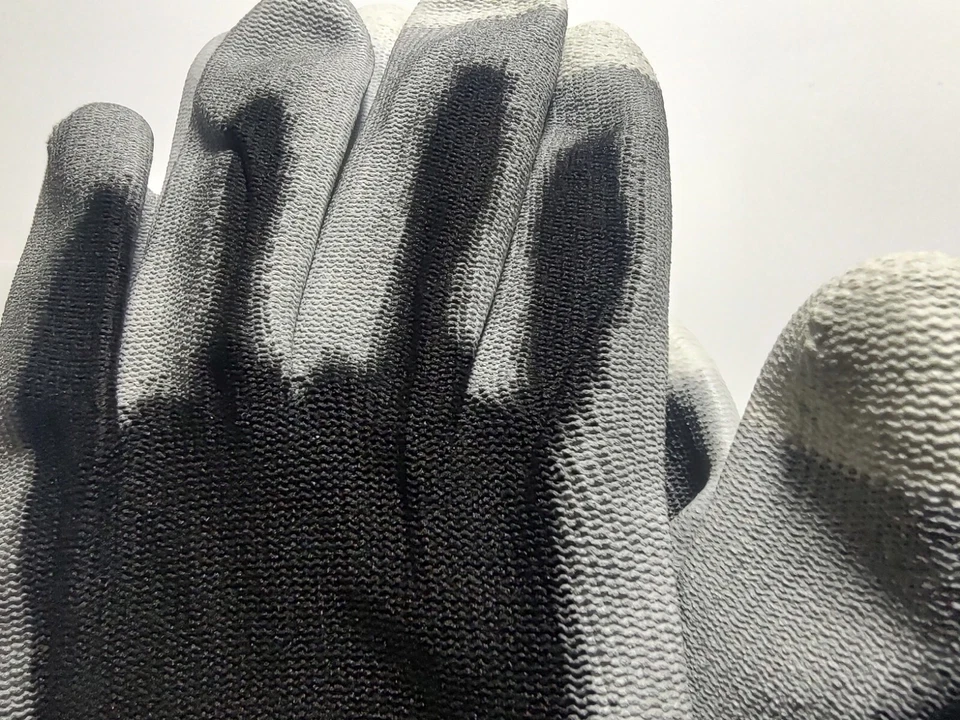 Guantes de trabajo de poliéster con pantalla táctil ~ negros o amarillos ~ talla única para la mayoría ~ ligeros Foto 3 de 3