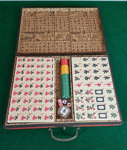 Mahjong with English Instruction 144 Tiles MahJong Game Set - Picture 6 of 10