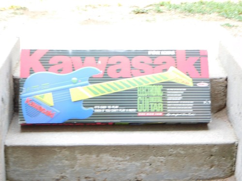 KAWASAKI FOR KIDS' ELECTRIC DIGITAL GUITAR REMCO 1988 NEVER USED - Picture 11 of 12