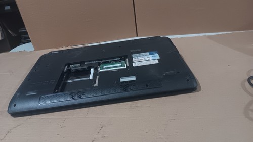 17.3" ASUS K727 Laptop 17.3" LCD Screen Boots to Bios Model: A72F For Parts - Picture 16 of 19
