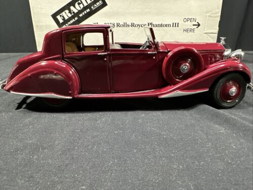 1938 Rolls-Royce Phantom III 1:24 Scale Diecast Car Red Vino - Picture 16 of 24