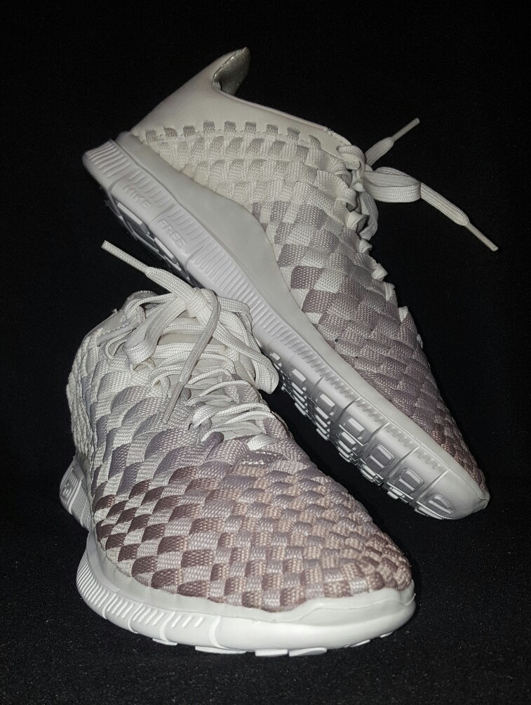 Nike wmns libera inneva tessuti scorpe 7 ossa biege bianco Nike wmns libera inneva tessuti scorpe 7 ossa biege bianco