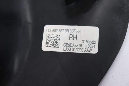 2020 - 2024 FORD ESCAPE FRONT RIGHT DOOR SILL SCUFF KICK PANEL OEM LJ6BS13200AAW - Imagen 8 de 10