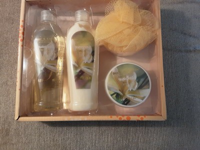 Body And Earth  Elements Vanilla Passion Gift Set 4 Pcs New