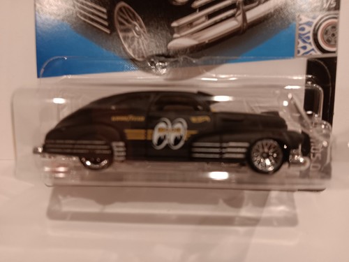 Hot Wheels HW 2022-23 - '47 Chevy Fleetline "Mooneyes" / Dodge Viper RT/10 - Picture 2 of 3