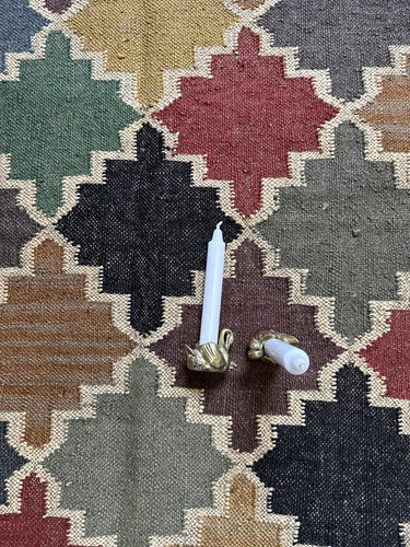 Traditional Indian Handwoven Carpet/Rug - Picture 2 of 3