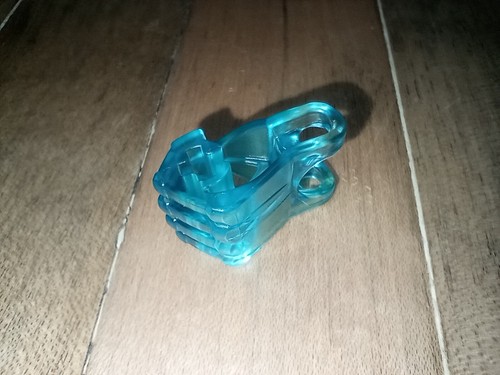 1 Bionicle Lego 93575 Hero Factory Fist Trans-Light Blue with Axle Hole 4 finger - Picture 8 of 12