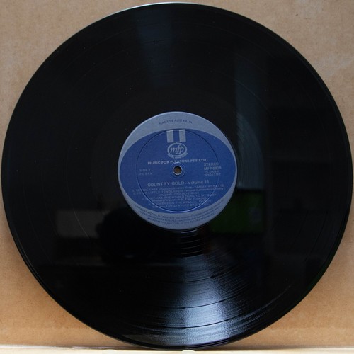 COUNTRY GOLD VOLUME II - VARIOUS - Vinyl LP - MFP - 1970 VG FREE POSTAGE (2121) - Picture 3 of 5