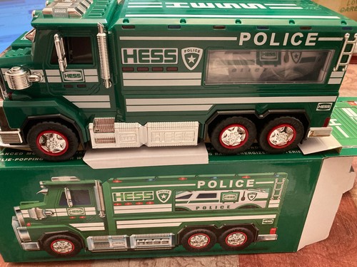 Camión y crucero de policía Hess 2023 hace un gran regalo de Navidad - Imagen 4 de 6