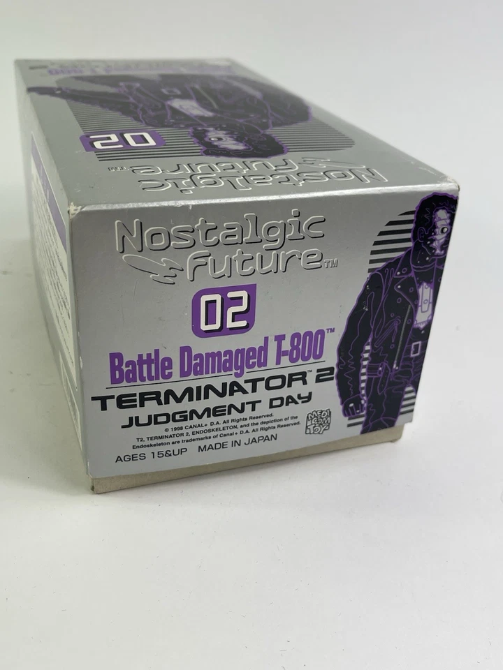 Terminator 2  Battle Damaged T-800 Medicom Nostalgic Future MIB - Image 4 of 4