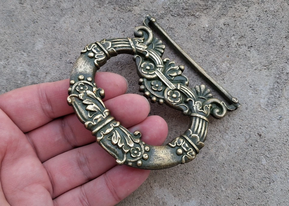 Ancienne décoration en bronze ou laiton tire sonnette, tire rideau?..N°71 - Photo 4/4