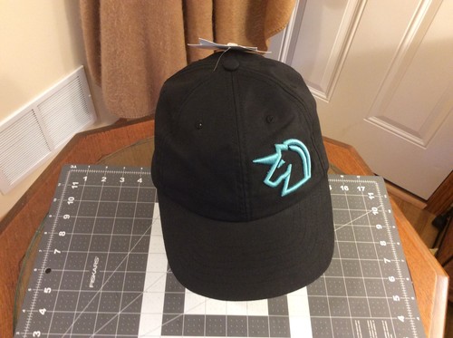 Klassische Caps New Relic Einhorn Logo Hergestellt in den USA Vater Baseball Druckknopflasche Neu mit Etikett - Bild 1 von 8