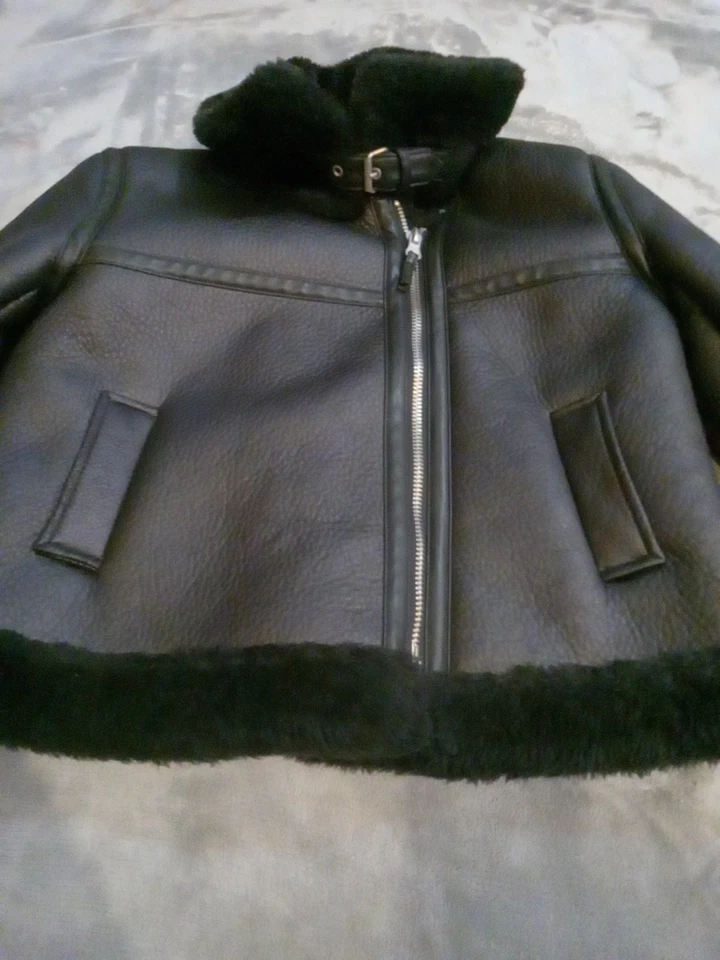 Abrigo de invierno Urban Outfitters cuello sintético para mujer pequeño ** Foto 4 de 4