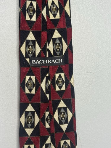 Corbata Bachrach Hombre Seda Argyle, Granate Color Negro, Dorado y Crema Hecha en EE. UU. - Imagen 5 de 6