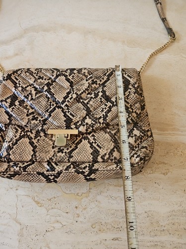 A New Day Clutch Umhängetasche mit Schlangenmuster und Goldakzenten ❤️ CABRIOLET - Bild 15 von 17