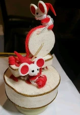 Vtg Sankyo Mouse Band 12 Days Of CHRISTMAS Rotating Music Box Japan Flocked Mice