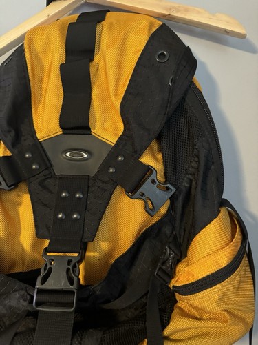 Oakley Icon 1.0 Backpack - Yellow/Black - Vintage - Genuine - Picture 7 of 11