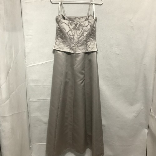 ALFRED ANGELO Style 8027 Satin with design work on top sleeveless Gown Size 6 - Picture 1 of 10