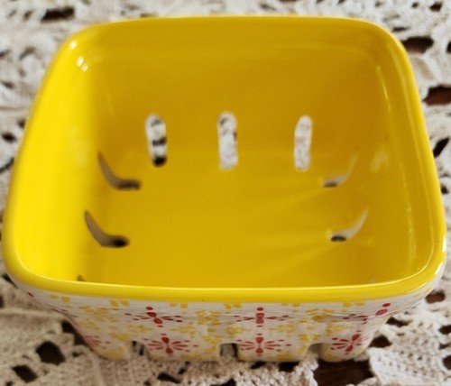 Pioneer Woman ~ FANCY FLOURISH ~ 4.75 Square x 2.25 Tall Stoneware Fruit Basket - Picture 3 of 8