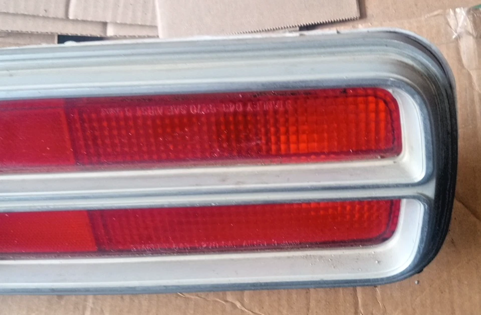 Luz trasera sedán para 74 COLT LOC-147DG Foto 4 de 4