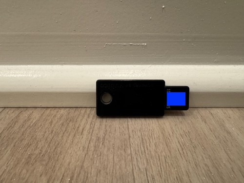 Yubico: YUBIKEY 5 - Chiave di sicurezza USB & NFC autenticazione a due fattori NFC - Foto 4 di 4