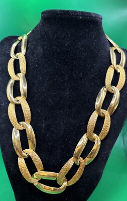 VTG. NAPIER SHINY & TEXTURED GOLD TONE Oval OPEN WORK CHUNKY NECKLACE 20 