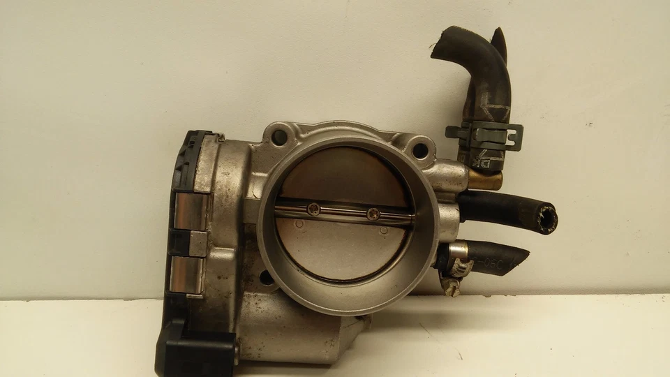 Audi A4 Cabriolet B6 2003-2005 3,0 L carrocería del acelerador 078133062B OEM NS509166 Foto 2 de 4