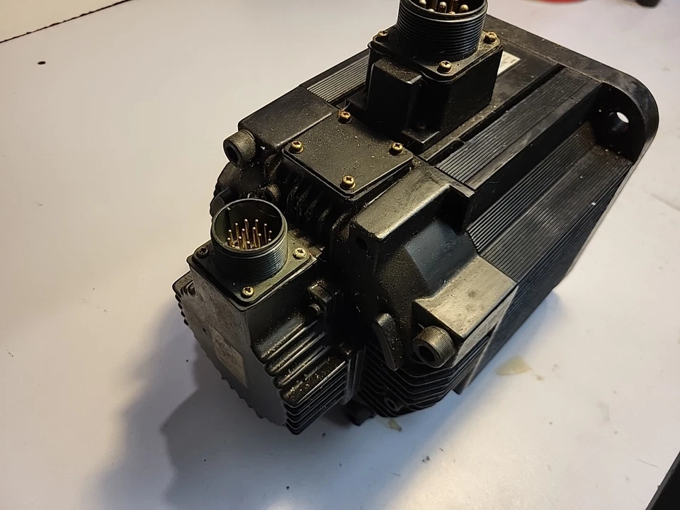 Servomotor de CA YASKAWA SGMG-30A2AAF. Rpm: 1500, Nm-18,6 - USADO Foto 4 de 4