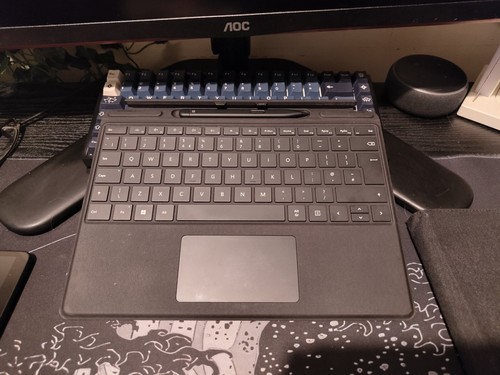 Microsoft Surface Pro 8 ( i7, 512GB SSD, 16GB RAM) + Keyabord + Pen - Picture 5 of 5
