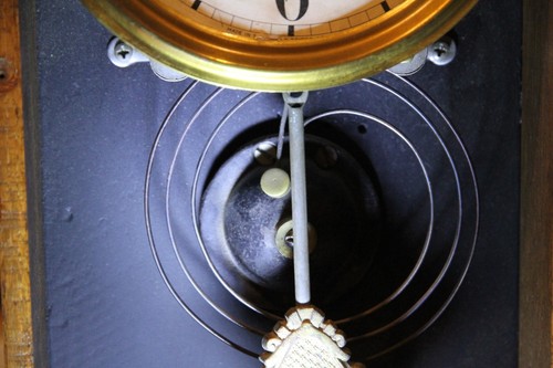 Vintage Carved Oak Time and Strike Kitchen Clock Birds/Peacock Glass - works - Picture 14 of 23