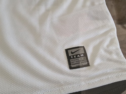 Valencia C.F. Signed Shirt by Players - Picture 8 of 12