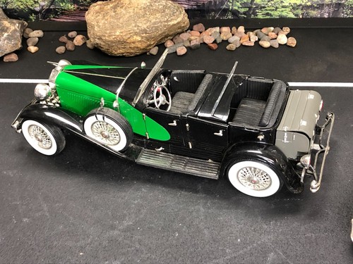 Imperfect 1:18 Diecast Car Signature 1934 DUESENBERG Black / Green No Box AS-IS - Picture 12 of 23
