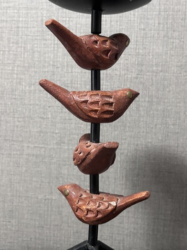 Candelabro de pájaro de hierro forjado tallado de arte popular y madera usado en excelente estado - Imagen 4 de 6
