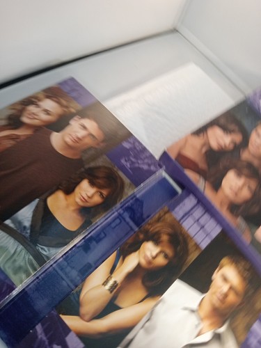 One Tree Hill Complete Fifth Season Series 5 TV Show DVD Box Set Region 1 - Picture 5 of 12