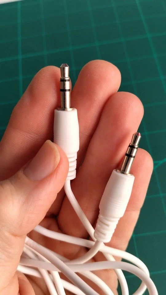 Apple White Cable Audio Lead Cord Wire Headphone - Image 3 of 3