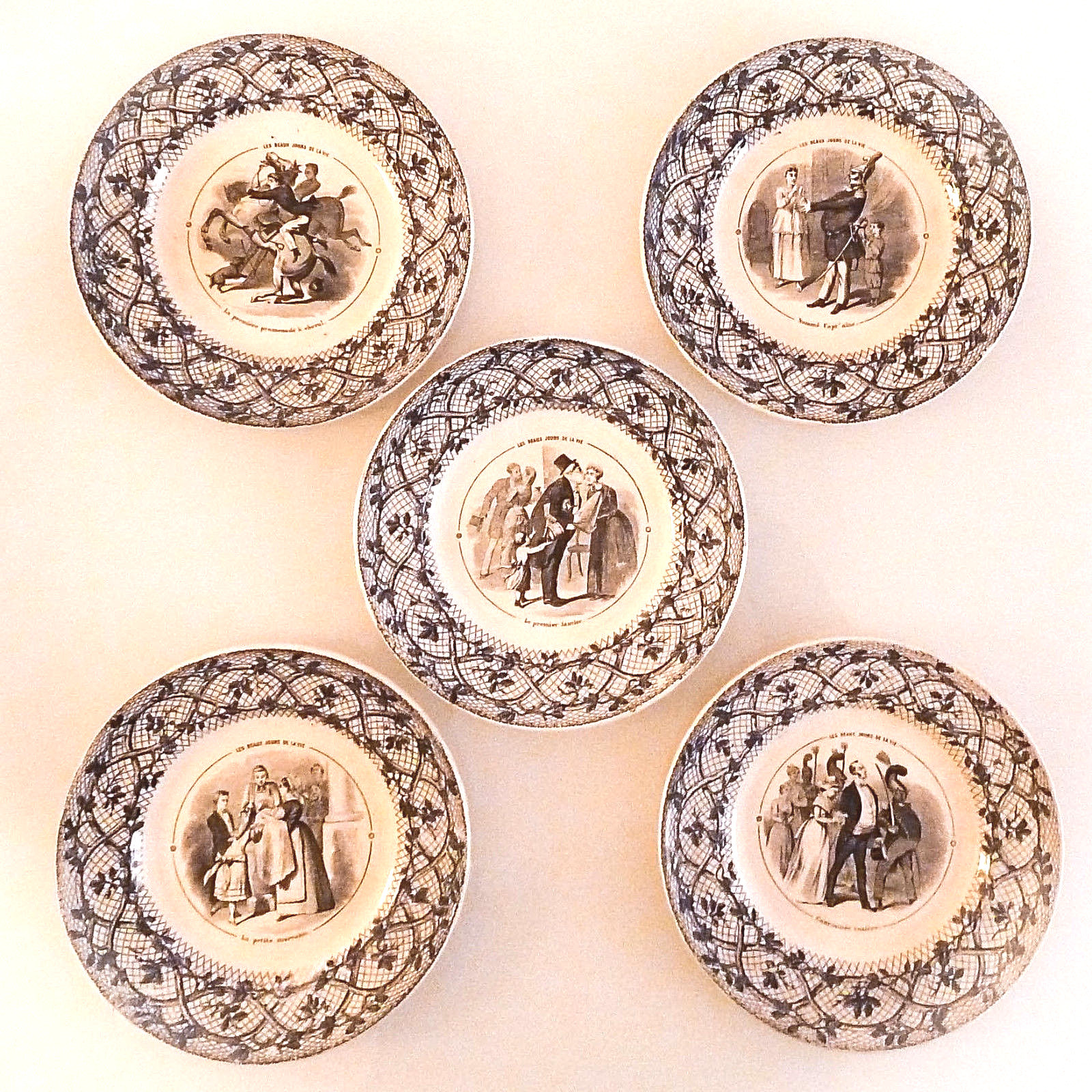 5 jolies assiettes illustrées, céramique J.Vieillard à Bordeaux, fin XIX ème s. 5 jolies assiettes illustrées, céramique J.Vieillard à Bordeaux, fin XIX ème s.