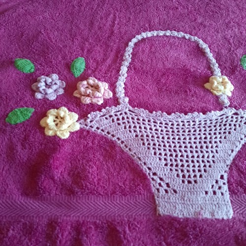 Handmade crocheted decorative bath towels with basket and floral designs granny - Picture 5 of 12