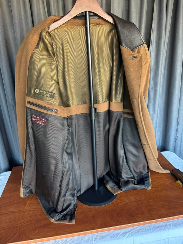Luxury Wool/Cashmere Town Coat-Camel, Leather accents/collar sz Lg Made in Italy - Image 4 of 4